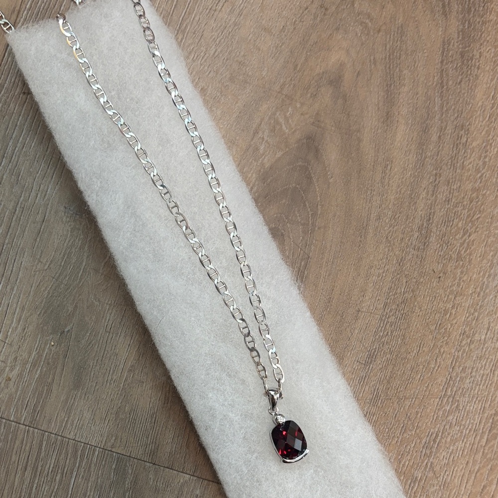 SILVER NECKLACE AND EARRINGS
